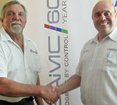Chairman Hennie Prinsloo (left) thanks Rob Wright after the presentation. 